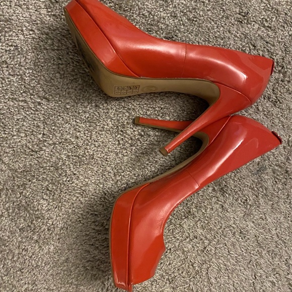Peep Toe Micheal Kors Pumps - Picture 2 of 2